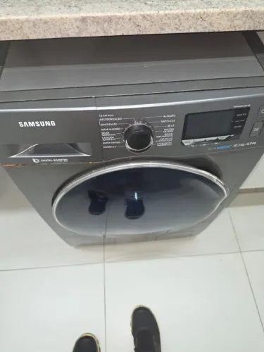 Vendo máquina lava e seca por 1200,00