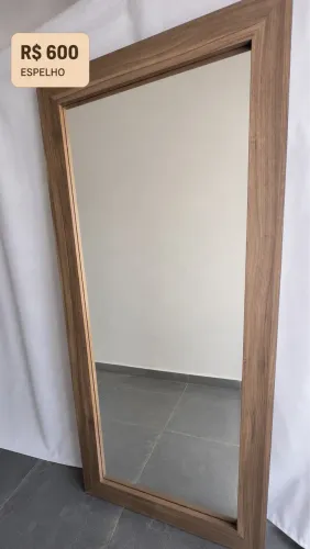 Espelho com moldura 