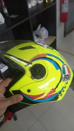 Vede se pra ir rápido capacete