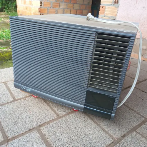 Ar condicionado gaveta 21.000 ,220v quente/frio