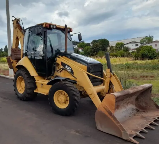 Retroescavadeira CAT 416 2012 - Entrada 10%