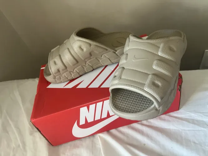 Chinelo da Nike (negocia o valor)