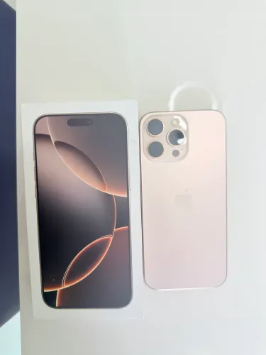 IPHONE 16 PRO MAX EM ESTADO DE NOVO