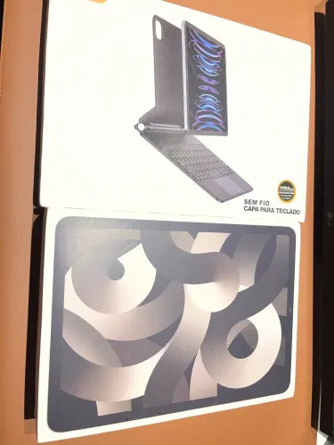iPad Air 5 M1 64GB Wi-Fi 10.9 + Capa teclado Bettdow Lacrada