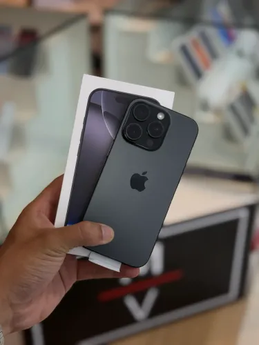 iPhone 16 Pro 256GB com 10 meses de garantia Apple 
