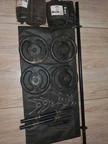 EQUIPAMENTOS DE MUSCULAÇÃO