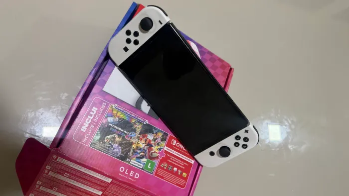 Nintendo Switch Perfeito + 512GB de Memória (Menos de 1 Ano de Uso)