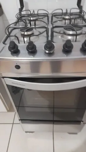 Vendo fogão semi novo Brastemp