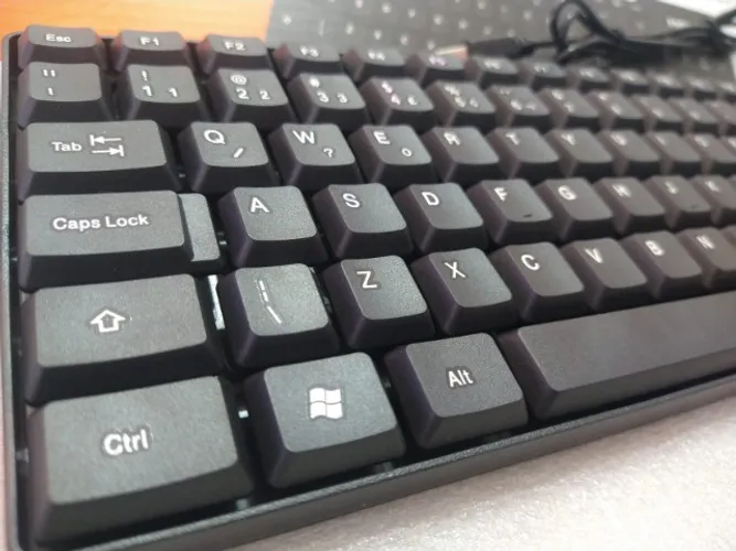 Teclado com fio - teclas Abnt2 - para Windows - Mac Os X e Linux R$27,50