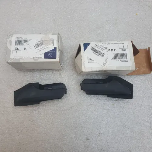 Caminhão Mercedes accelo 1016 par macanetas portas novas originais