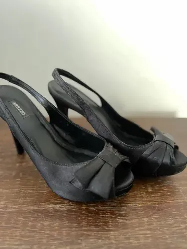Sandália Arezzo tamanho 38