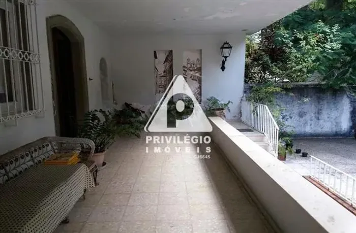 Privilégio Imóveis vende: Casa Duplex 3 quartos, 2 suítes, 2 vagas Gávea, RJ
