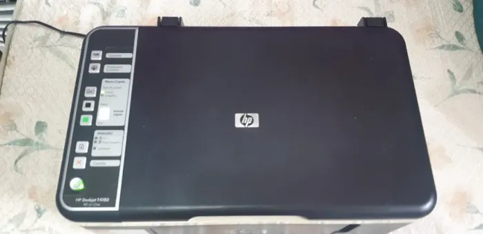 HP Deskjet F4180 all-in-one com cabo USB e fonte. Funcionando. Retirada a combinar.