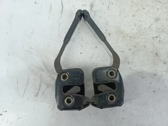 Par de trincos travas bancos traseiros Ford Escort 97-02 