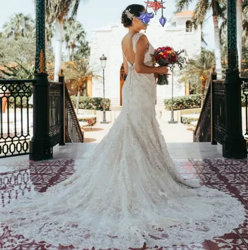 Vestido de Noiva lindissimo todo de renda e bordado