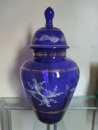 Bomboniere antiga e robusta 42cm