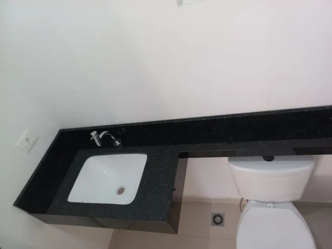 Lavatório sob medida em mármore 