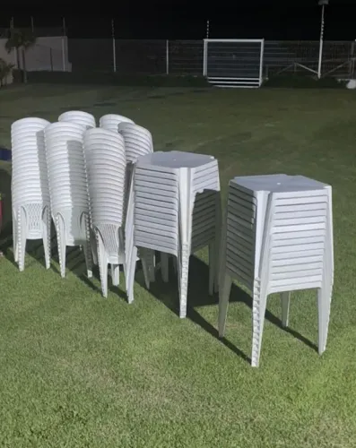 Locação de conjunto mesa, cadeira, freezer 