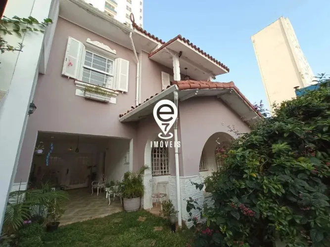 Casa em Condomínio Residencial à Venda em Aclimação 4 Dormitórios (2 Suítes), Piscina e E