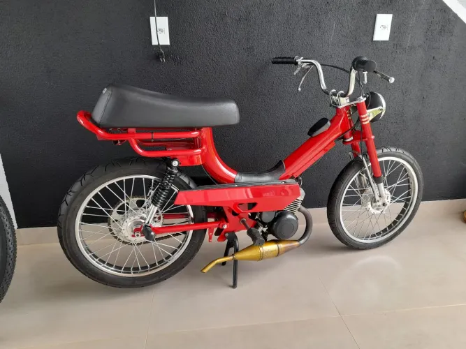 Mobilete caloi 1981, tem os paralamas e escapamento originais, colecionador, única!!!