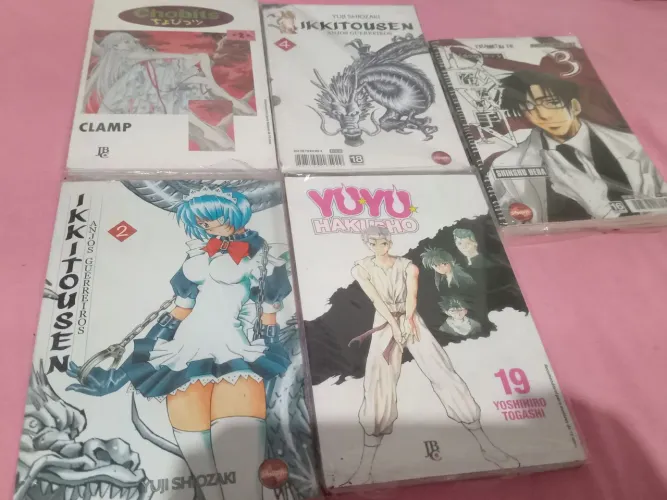 5 mangás ,chobits vol 2,Ikkitousen vol 2 e 4 , Tsumetai vol 3 e Yuyuhakusho vol 19(último)