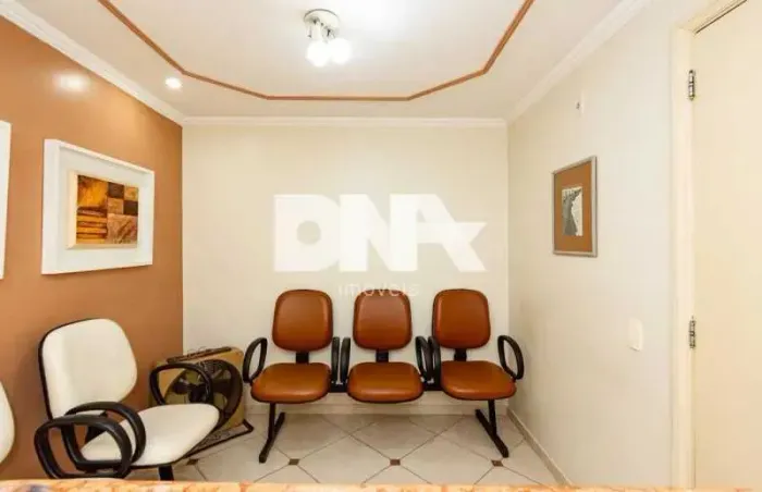 Excelente sala comercial onde funciona um consultorio dermatológico reformado porteira fec