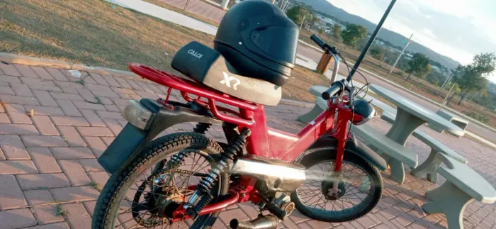 Mobilete Vermelha DIVIDO NO CARTAO.. só respondo no chat aqui na olx