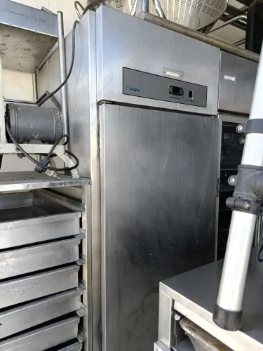 Cervejeira em inox porta cega 580L 