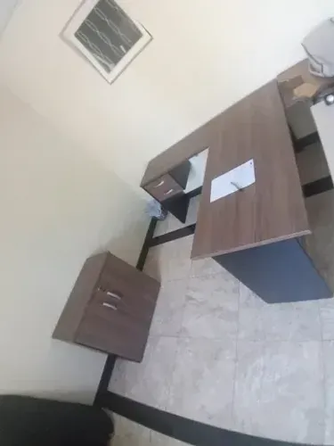 Mesa escritorio em L