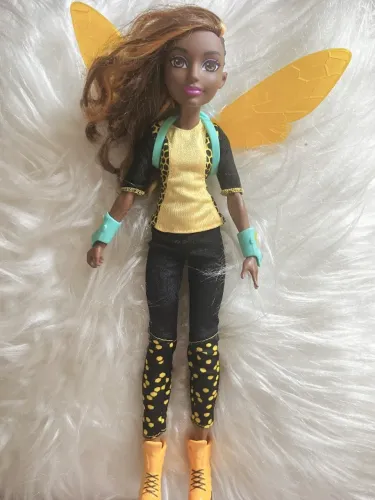 Boneca Bubblebee DC super hero girls de colecionador em ótimas condições!
