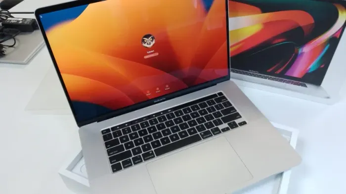 MacBook Pró Intel Core I7 6-Core 2,6 GHz