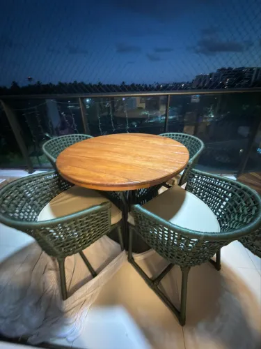Mesa de 4 cadeiras em corda náutica + 4 estofados no courino Náutico impermeáveis 