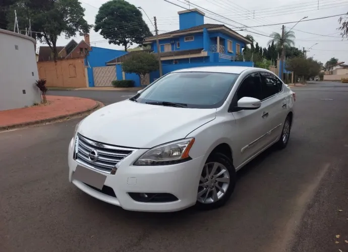 Sentra 2.0 2014 Aut. - Oportunidade/Impecável