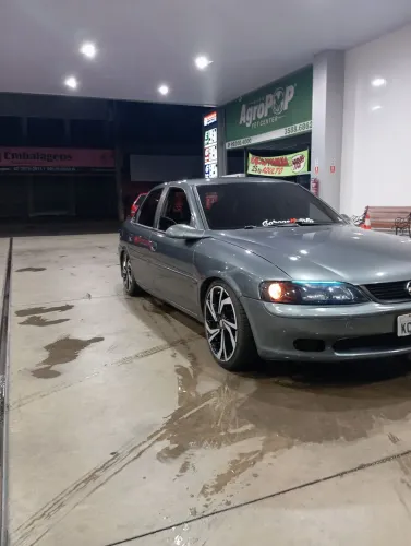 Chevrolet Vectra vai com as rodas 14 de ferro