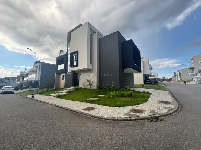 CASA EM CONDOMÍNIO com 3 dormitórios à venda com 243m² por R$ 1.390.000,00 no bairro Santa