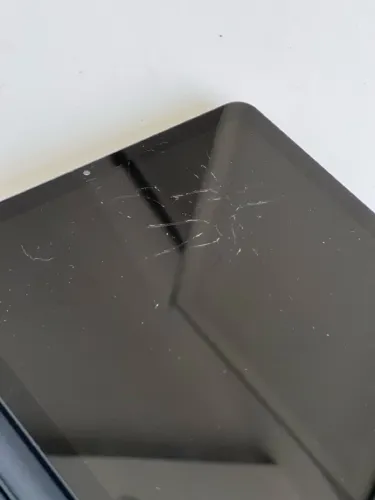 Tablet Samsung S6 li-te com tela trincada