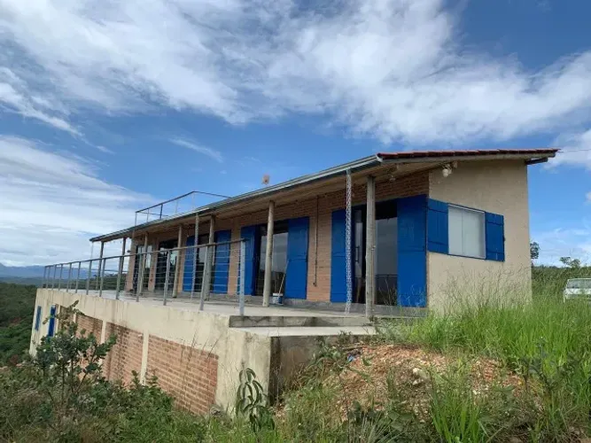 Terreno de 37h com casa, nascente, Rio Cipo passando nos fundos, Serra do Cipo.