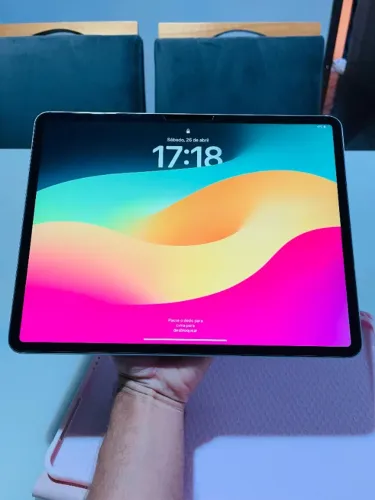 iPad Air 13" M2 128GB Wi-Fi + Cellular Azul. Capa + Película