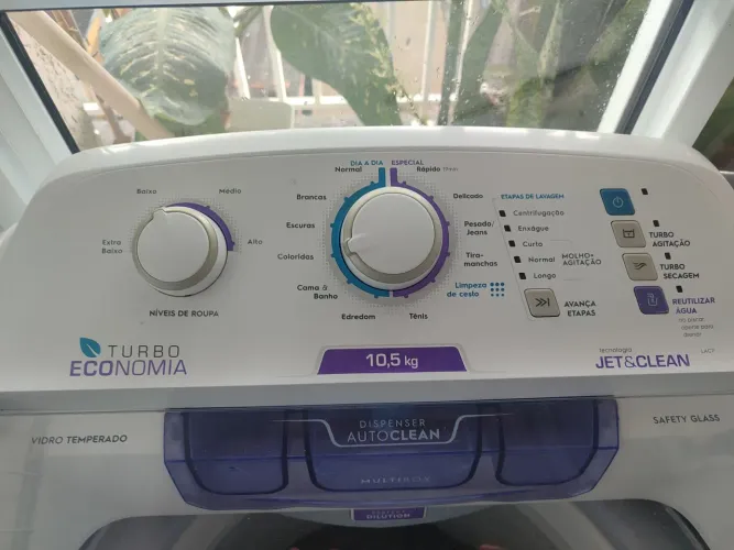 Máquina de lavar roupa Eletrolux 10,5 kg