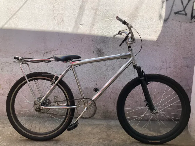 bicicleta aro 26 cromada/ LEIA A DESCRIÇÃO 