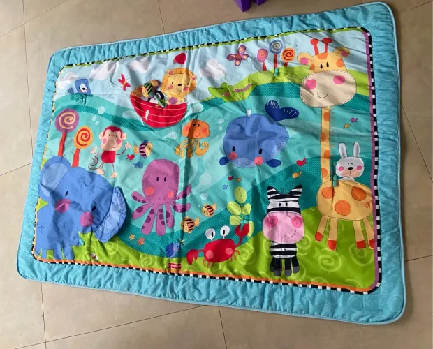 Tapete fisher price animais