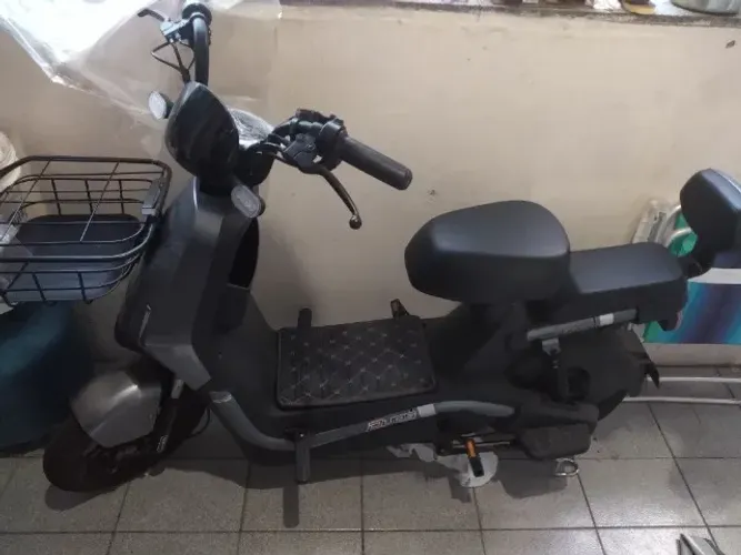 Scooter elétrica 