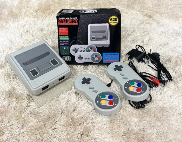 Video Game Super Mini com 620 Jogos Clássicos - 8 Bits + 2 Controles