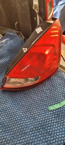 Lanterna Direita New Fiesta 13/17 Original 