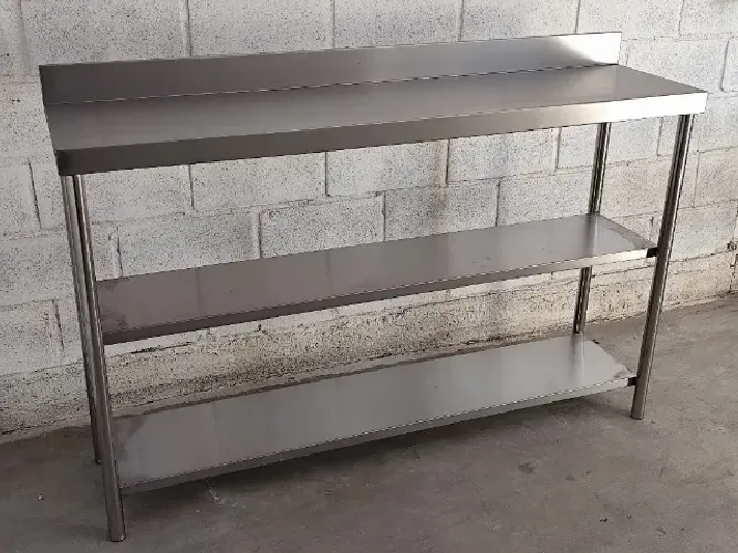 Bancada Inox 2,20x0,70x0,90m com 2 Prateleiras Tampo Chapa 22