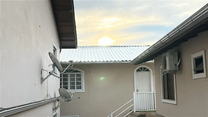 Instalação de telhas metálicas