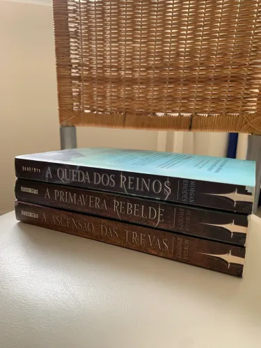 Série livros a queda dos reinos usados.