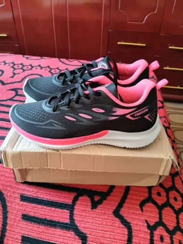 Tenis novo só abri a caixa e experimentou sem uso, leia o anuncio !