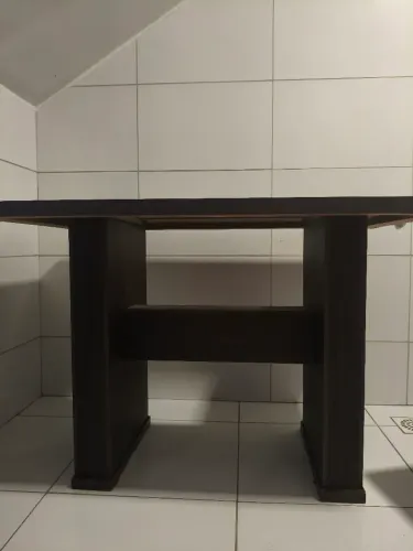 Mesa de jantar com 4 cadeiras - PRA VENDER LOGO