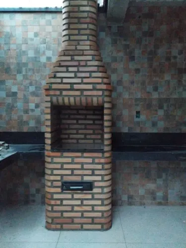 Trio churrasqueira com fogão de lenha e forno 